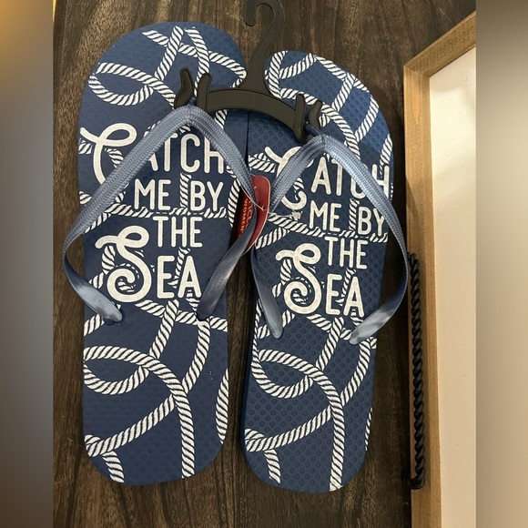 NWT-Beautiful Nautical Women’s Sun Hat and Flip Flop Bundle - Picture 3 of 4